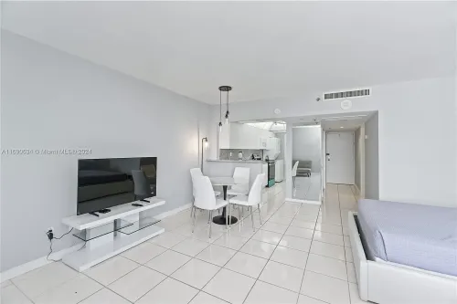 4e9103bd5d9e0a7372430c03e42103bb-uncropped_scaled_within_1536_1152