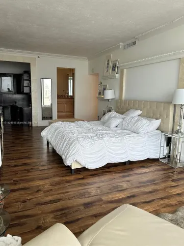 5deda0e64b7c08e78b6a5c65563c5d7e-uncropped_scaled_within_1536_1152