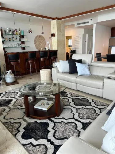 a5da67dd255a03b989d7f0d9bb5e23d7-uncropped_scaled_within_1536_1152